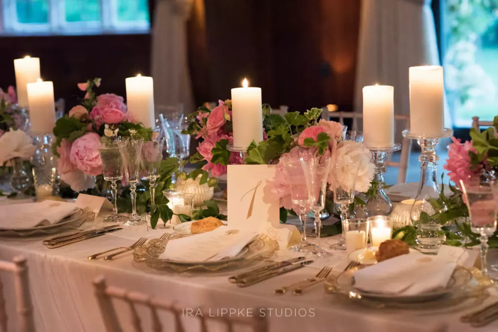 Cedar Lakes Estate wedding table decor