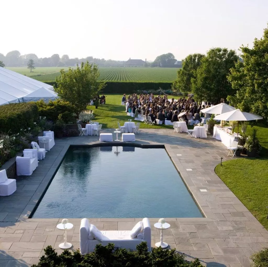 Leslie Mastin Events. Your Guide to an Inspired Event. Outdoor venue with pool and vineyard views